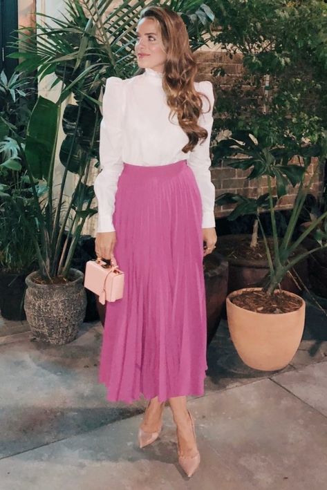 2.18 daily look (Frame blouse + Co skirt in magenta + Gianvito Rossi pumps + Mark Cross bag) Magenta Skirt Outfit, Magenta Skirt, Pleated Skirt Outfit, Gal Meets Glam, Cross Bag, Daily Look, Skirt Outfits, Pleated Skirt, New Fashion