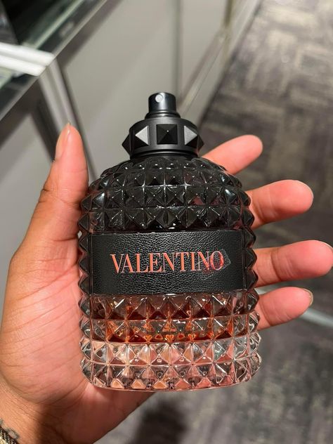 Valentino Cologne, Cologne Aesthetic, Valentino Uomo Born In Roma, Fragrances Perfume Men, Born In Roma, Cologne Collection, Men Fragrance, Best Perfume For Men, Men Cologne