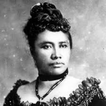 Queen Liliuokalani Queen Liliuokalani, Queen Of Hawaii, Hawaiian Monarchy, Community Village, Hawaiian Lifestyle, Hawaiian History, Black And White Portrait, White Portrait, Hawaii Luau