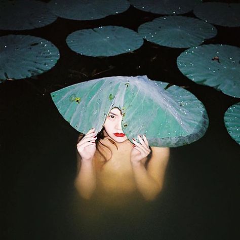 by Ren Hang - such a talent so sadly missed. . . via @zioxla . . Daily inspiration from @SUBFOLDR . . #renhang #bestphoto #flashphotography #nudephotography #bestshot #rip Ren Hang, Appeasement, Poses References, Wow Art, Floating In Water, Cinematic Photography, Pose Reference Photo, 영감을 주는 캐릭터, 인물 사진