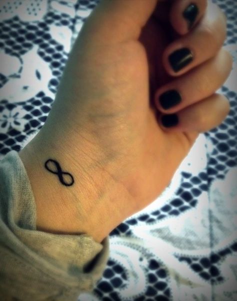 infinity Expressive Tattoos, Tattoo Infinity, Infinity Tattoo On Wrist, Love Symbol Tattoos, Dainty Tattoo, Infinity Symbol Tattoo, Couples Tattoo, Cool Wrist Tattoos, Wrist Tattoos For Guys