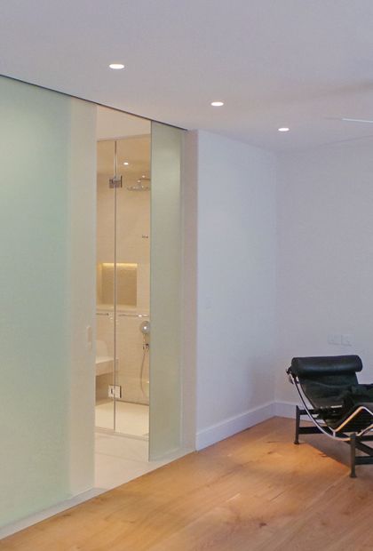 SSI frameless sliding entrance door to ceiling with recess sliding track, en-suite bathroom London with frosted glass Pocket Sliding Glass Doors, Doors For Bathroom Entrance, Frosted Glass Bathroom, Bathroom London, Bathroom Door Design, Glass Bathroom Door, Bathroom Barn Door, Door Design Ideas, Glass Pocket Doors