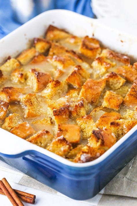 Bread Pudding Recipe Old Fashion, Basic Bread Pudding, Homemade Bread Pudding, Bread Pudding Recipe Easy, Bread Pudding Sauce, Classic Bread Pudding, Easy Bread Pudding, Best Bread Pudding Recipe, Bread Pudding Easy