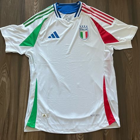 Italy 2024 Away Soccer Jersey. Forza Italia. New Without Tags Slim Fit Closer To An Xl From My Personal Collection And A Favorite Of Mine. Message Me With Any Questions. Same Day Shipping Italia Jersey, Portugal Jersey, Italy Jersey, White Soccer Jersey, Italia Soccer, Italy Soccer, Tennis Aesthetic, Soccer Hoodies, Soccer Season