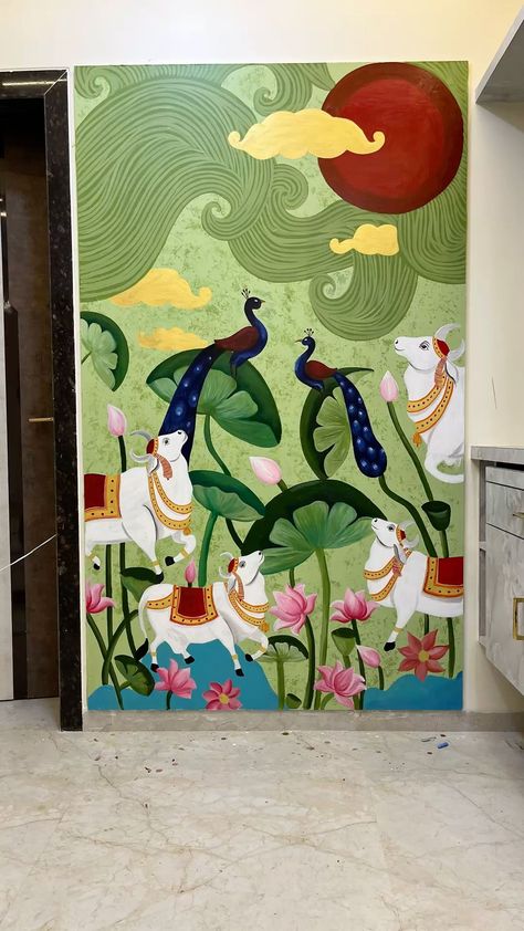 Pichwai Mural On Wall, Cow Wall Painting, Indian Canvas Painting Ideas, Kitchen Abstract Art, Indian Wall Painting Ideas, Cow Pichwai Painting, Pichwai Wall Art, Pichwai Wall Painting, Mandir Wall Painting