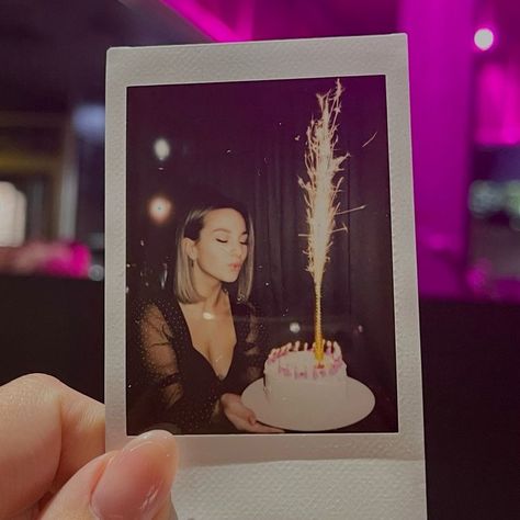 Birthday Polaroids Aesthetic, Polaroid Pictures Birthday, 16 Bday Aesthetic, Polaroid Birthday Pictures, Self Birthday Photoshoot, Birthday Polaroid Pictures, Polaroid Birthday, Birthday Girl Aesthetic, 18th Birthday Photoshoot