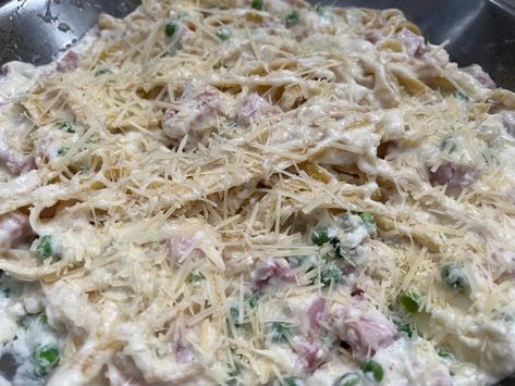 Pasta With Ham And Peas, Ham Peas And Pasta, Chrissy Teigen Cookbook, Christy Teigen, Pasta With Ham, Ham Pasta, Butter Pasta, Lip Sync Battle, Baked Pasta