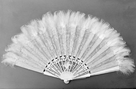 White Hand Fan, Fabric Hand Fan, Rose Gold Wedding Cakes, Antique Fans, White Peacock, Japanese Fan, Feather Fan, Fantasy Props, Wedding Beach Ceremony