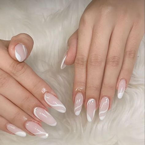 White Waves Nails, Unique French Nails, Nails Ideas Yellow, Simple Nail Ideas Short, Short Nails Ideas Summer, Nail Ideas For Winter Simple, Nail Ideas Short Nails, Cute Nails Ideas, Nail Design Almond