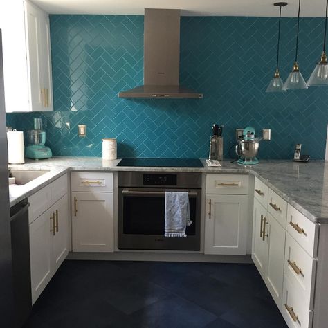 Amazing kitchen!  Teal herringbone backsplash, white cabinets, grey counter and charcoal floors! Kitchen Teal Backsplash, Teal Kitchen Walls, Teal Backsplash, Kitchen Teal, Teal Kitchen Cabinets, Backsplash Decor, Grey Cupboards, Kitchen Grey, Shiplap Backsplash