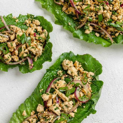 Vegan Tofu Larb Salad Tofu And Crab Recipes, Tofu Larb, Tofu With Cabbage, Tofu Ceviche, Tofu Lettuce Wraps Vegetarian, Veggie Chow Mein, Larb Salad, Larb Recipe, Green Papaya Salad