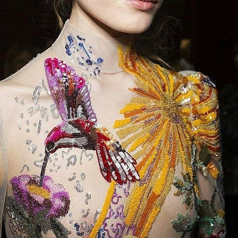 Mcqueen Embroidery, Haute Couture Embroidery, Couture Embroidery, Hand Embroidery Flowers, Couture Details, Embroidery Fashion, Embroidery Inspiration, Embroidery Dress, Fashion Details