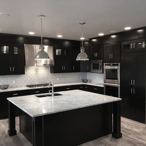 Flooring For Black Cabinets, Black Interior Design Kitchen, Black And Grey Kitchen Ideas, Cabinet Food Storage, Kitchen Black Cabinets, Dark Modern Kitchen, 10x10 Kitchen, Kitchen 2022, Espresso Kitchen Cabinets