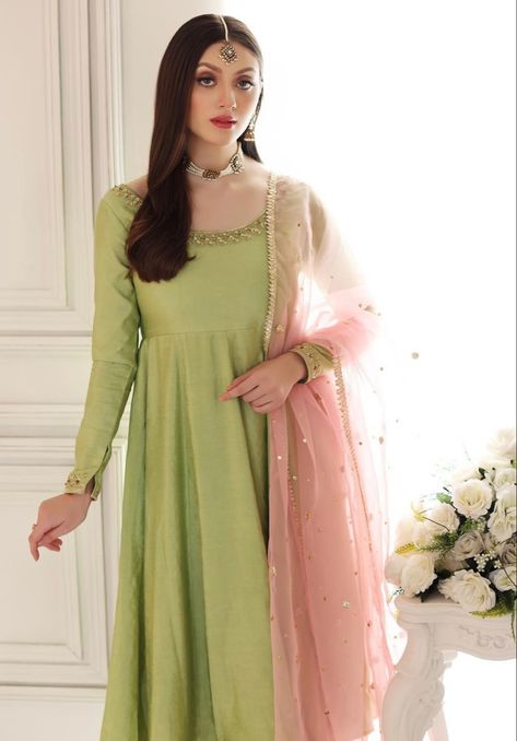 Olive Green Anarkali Dress, Light Green Anarkali Dress, Pistachio Color Dress, Light Green Combination Dresses, Green Combination Dresses, Light Green Colour Combinations Dress, Light Green Kurti Combination, Pista Green Suit Combination, Dholki Outfit