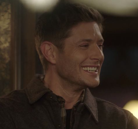 Dean Winchester Smiling, Dean Winchester Icons, Winchester Aesthetic, Supernatural Dean Winchester, Winchester Supernatural, Supernatural Dean, Comfort Characters, Sam Winchester, Jared Padalecki