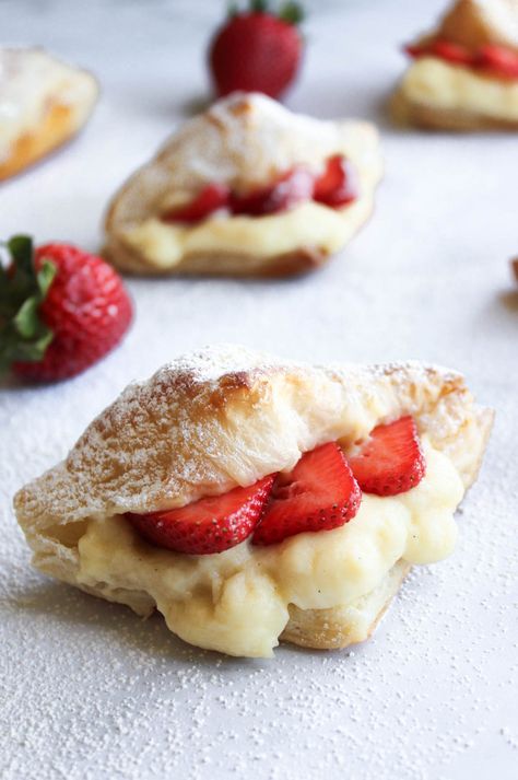 Strawberry Croissants (Cream Pan) Strawberry Cream Croissant, Strawberry Croissant Recipe, Strawberry Croissants, Sweet Puff Pastry Recipes, Vanilla Custard Filling, Strawberry Croissant, Cream Pan, Strawberry Puff Pastry, Sweet Puff Pastry