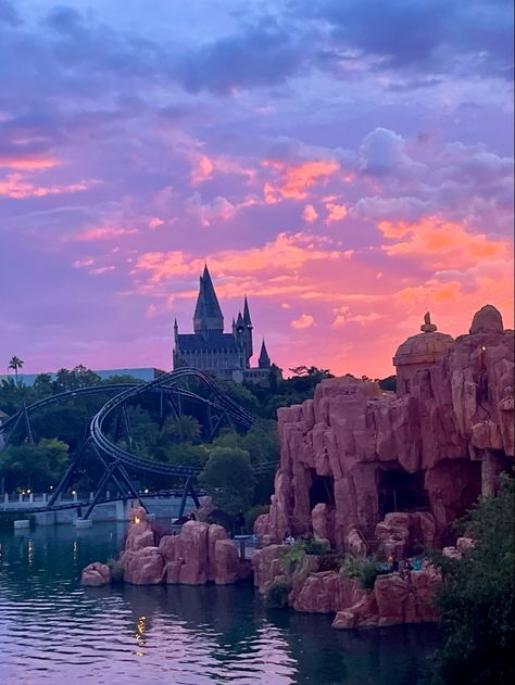 Universal Studios Florida Aesthetic, Islands Of Adventure Aesthetic, Rollar Coasters Aesthetic, Universal Studios Orlando Aesthetic, Universal Studios Aesthetic, Florida Universal Studios, Universal Aesthetic, Orlando Aesthetic, Orlando Universal Studios