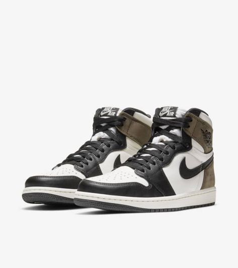 Jordan 1 Dark Mocha, Nike Snkrs, Nike Models, Air Jordan 1 Retro High Og, Air Jordan 3, Latest Sneakers, Air Jordan 1 High, Nike Air Jordan 1, Jordan 1 High