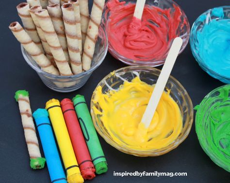 Crayon Cake Ideas, Crayon Birthday Cake, Crayon Cupcakes, Hazelnut Rolls, Crayon Cake, Back To School Cake, Edible Crayons, Teachers Day Cake, Crayola Birthday Party