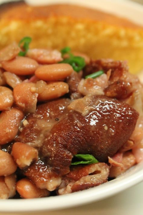 Southern Style Pinto Beans, Beans In Crock Pot, Pinto Beans And Ham, Southern Pinto Beans, Ham Hocks And Beans, Beans And Ham, Ham Hocks, Beans In Crockpot, I Heart Recipes