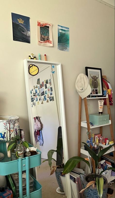 Beach Girl Room Aesthetic, Surfer Girl Aesthetic Bedroom, White Tree Decorations, Surfer Girl Room, Surfer Room, Surf Room Decor, Ocean Room Decor, Beachy Room Decor, Beach Room Decor