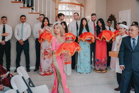 (Ella Aeryn Photography) Vietnamese Engagement, Vietnamese Tea Ceremony, Vietnamese Tea, Engagement Ceremony, Tea Ceremony, Engagement Party, Dream Wedding, Wedding Planning, Kimono Top