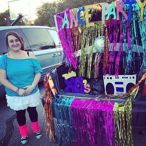 '80s Dance Party Trunk: This is like, totally tubular. Source: Instagram user ksarvabui Trunker Treat Ideas, Spooky Basket, Carving Templates, Cute Pumpkin Carving, Trunk Or Treat Ideas, Contest Ideas, Pumpkin Contest, Hallowen Ideas, Dance Themes