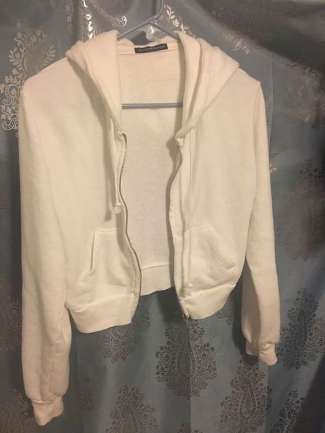 Brandy Melville Crystal Hoodie, Beige Hoodies, Crystal Hoodie, Brandy Melville Outfits, Ala Moana, Aria Montgomery, Grunge Look, Vintage Hoodies, 90s Grunge