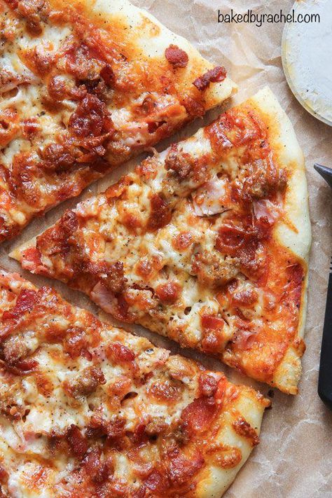 Spicy Pizza, Meat Pizza, Meat Lovers Pizza, Pizza Roll, Pizza Recipes Homemade, Pizza Bake, Think Food, Pizza Hut, Pizza Party