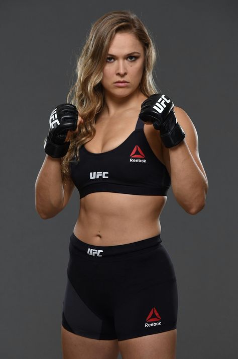 Ronda Rousey Wwe, Female Mma Fighters, Ronda Rousey Ufc, Rhonda Rousey, Ronda Jean Rousey, Rowdy Ronda, Mma Girls, Boxe Thai, Ufc Women