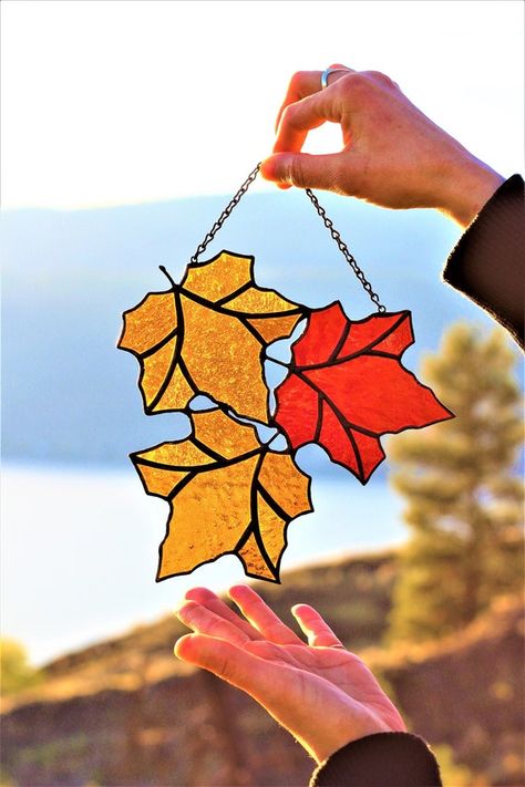 Stained Glass Yellow, Faux Stained Glass Art, Leaf Suncatcher, Stained Glass Business, Maple Leaf Art, Stained Glass Halloween, Diy Stained Glass Window, Stained Glass Studio, Stain Glass Ideas