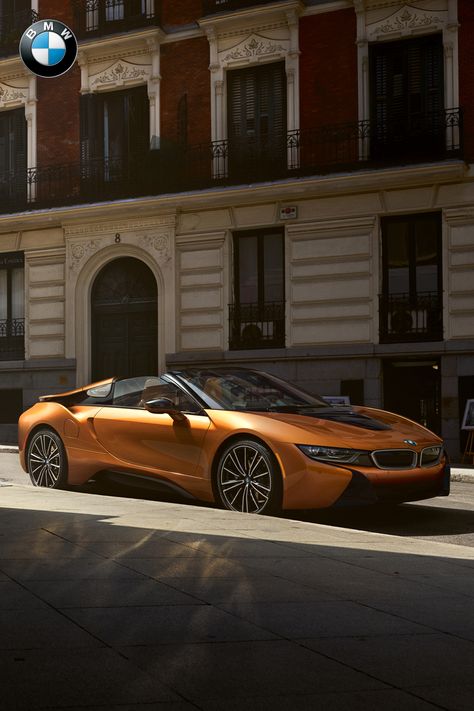 Discover the intricate design of the BMW i8 Roadster with the exclusive E-Copper Metallic exterior finish with Frozen Grey highlights. Bmw Next 100, Bmw I8 Coupe, Bmw Roadster, Bmw I8 Roadster, I8 Roadster, Bmw Tuning, Bmw Performance, Bmw I, Bmw I3