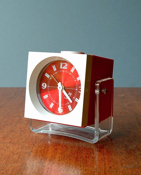 Mid-Century Modern Freak — Vintage Mod Style Desk Clocks! Via: 1 | 2 | 3 | 4... Vintage Clocks, Desk Clocks, Vintage Collectables, Cool Clocks, Mid Century Desk, Retro Clock, Alarm Clocks, Mod Style, Objet Design