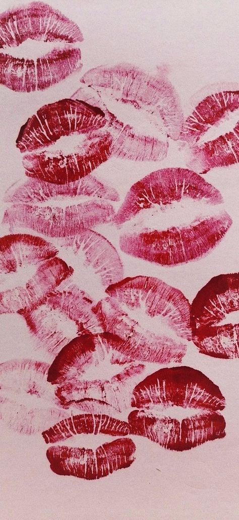 Cool Girly Wallpapers Backgrounds, Lips Background Wallpapers, Lip Wallpaper Aesthetic, Redish Pink Aesthetic, Kiss Wallpapers Aesthetic, Kiss Backgrounds, Red Girly Aesthetic, Pink Kisses Wallpaper, Red And Pink Wallpaper