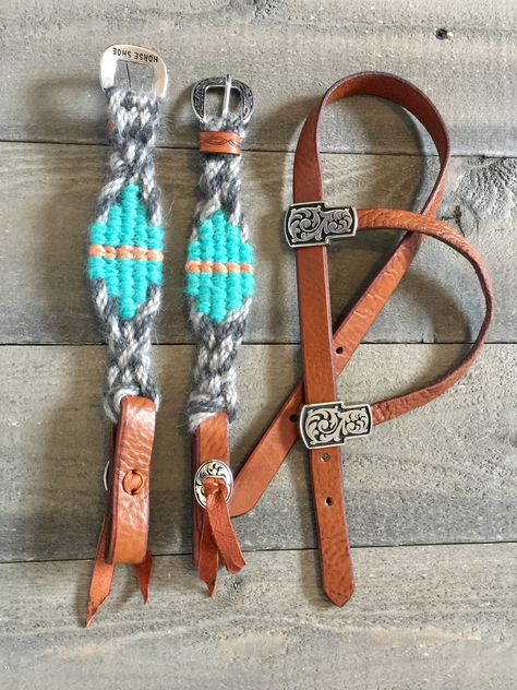 Mohair Halter, Mohair Cinch, Leather Horse Tack, S Style, Horse Halters, Coral Accents, Horse Ideas, Western Tack, Horse Accessories