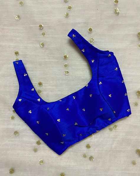 Dark Blue Blouse Designs, Blouses Pattern, Fashion Course, Indian Fits, Saree Jacket, 50 Blouse Designs, Onam Saree, Sleeveless Blouse Designs, Blue Blouse Designs