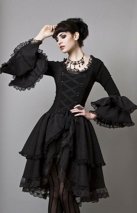 Gothic Fashion Fall Fashion Skirts, Woman In Black, Victorian Goth, Gothic Clothes, Gothic Steampunk, Gothic Beauty, Gothic Dress, Gothic Girls, Mori Girl