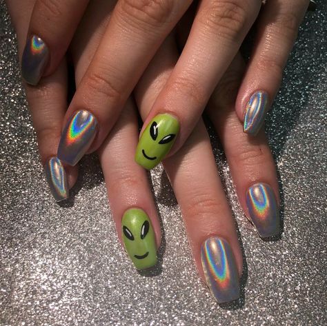 Alien Nails, Rave Nails, Nails Grunge, Ten Nails, Black Coffin Nails, Nail Makeup, Green Nail Art, Mens Nails, Chrome Nail