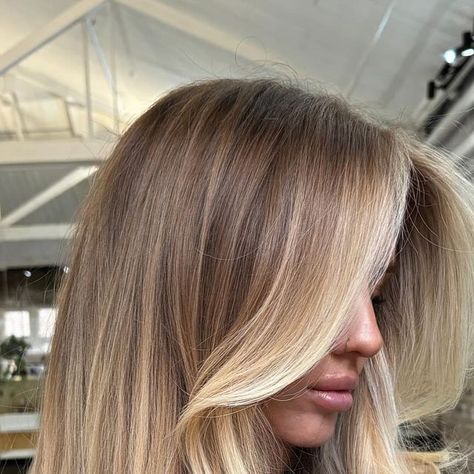 Karl Dawson on Instagram: "Blonde so lushes that i wanna eat it 🤤
This beautiful mane of hair in today for a little refresh using @originalmineral 

Iliac lightner 20vol 
Root shadow COR colour 6.0 3.5 vol
Hairline clean liquids 8.0 9.13 
Basin balayage & clear gloss for shine 🙌🏼

SAVE THIS FOR YOUR NEXT HAIR APPOINTMENT 🫶🏼 @_edwardsandco" Blonde Balayage Root Shadow, Level 8 Blonde Balayage, Basin Balayage, Root Shadow Blonde, Blonde Hair Shadow Root, Shadow Blonde, Shadow Roots Hair, Shadow Root Blonde, Root Shadow