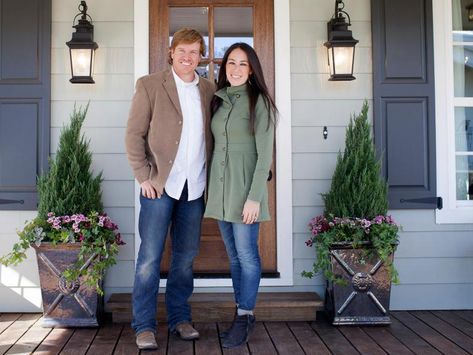 Fixer Upper Joanna, Magnolia Fixer Upper, Exterior House Siding, Fixer Upper Joanna Gaines, Diy Curb Appeal, Hgtv Fixer Upper, Shutters Exterior, Chip And Joanna Gaines, Front Door Colors