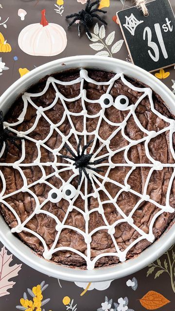 Spider Brownies, Spider Web Brownies, Brownie Halloween, Boxed Brownie Recipes, Just Egg, Halloween Brownies, Box Brownies, Halloween Sweets, Brownie Recipe