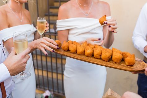 Brazilian Wedding Food, Food Canapes, Wedding Brazil, Brazilian Churrasco, Hor Dourves, Brazil Wedding, Latina Wedding, Wedding Catering Ideas, Brazilian Bbq