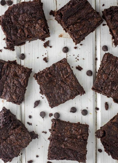 These eggless brownies are rich and fudgy with an intense chocolate flavor and most important - made without eggs. #egglessbrownies #brownies #dessert | chiselandfork.com Egg Less Brownies, Kit Kat Brownies, Eggless Brownies, Eggless Brownie Recipe, Espresso Powder, Best Brownies, Bar Recipes, Brownies Recipe, Dairy Free Chocolate