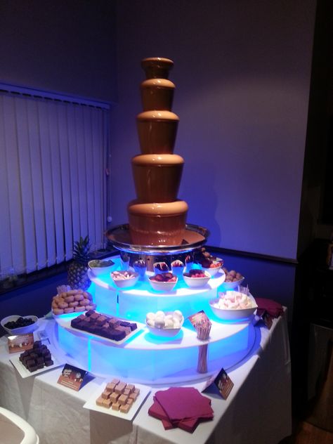 A chocolate fountain surrounded in things to dip in it. Chocolate Fountain Ideas, Timetable Ideas, Study Timetable, Fountain Ideas, Chocolate Fountain, Bar Ideas, Wedding Bar, Chocolate Recipes, Cake Cookies