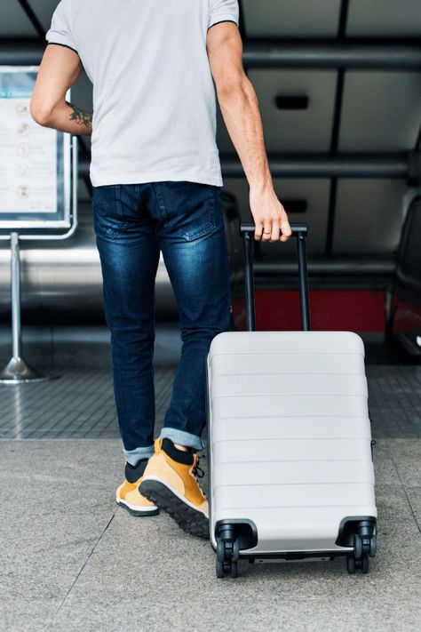 Business Travel - What are the upsides to regular business travel?   #TravelJobs #BusinessTravel #TravelForWork #BusinessTrip Air Travel Tips, Plus Size Tips, Travel Cheap, Travel Jobs, Travelling Tips, Hand Luggage, Air Travel, Maui Hawaii, Carry On Luggage