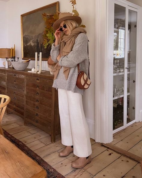 Grandma Aesthetic Outfit, Grandmother Outfit, Cozy Lounge Outfits, Grandmother Clothes, Grandmother Style, East Coast Fashion, Grandma Clothes, East Coast Style, Fall Travel Outfit