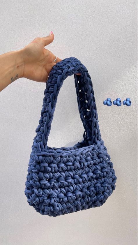 Crochet Bag Chunky, Crochet Bag Ideas Handbags, Chunky Crochet Bag, Crochet Gift Ideas, Crochet Patterns Free, Crochet Shoulder Bags, Crocheting Patterns, Beginners Crochet, Mode Crochet