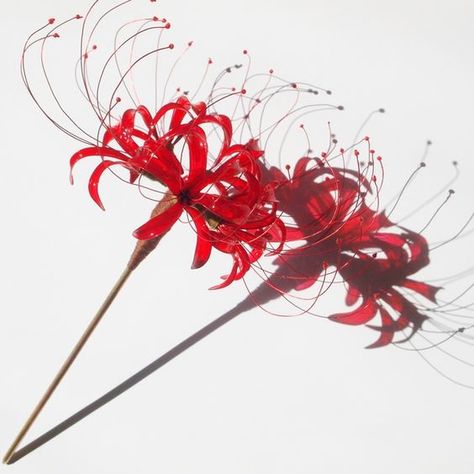 Red Spider Lily, Chinese Accessories, Red Spider, Red Lily, Chinese Hairstyle, Japanese Flowers, Plastic Flowers, Resin Flowers, Fantasy Jewelry