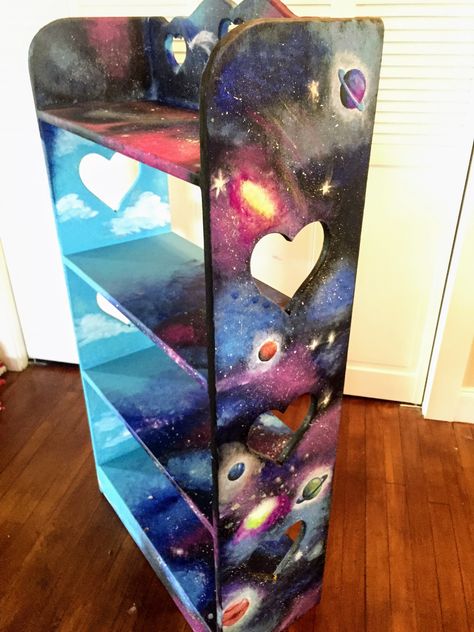 painted furniture diy | decoupage | upcycled bookshelf | galaxy | kids decor Diy Shelf Painting Ideas, Painted Bookshelf Ideas, Bookshelf Painting Ideas, Shelf Painting Ideas, Upcycle Canvas, Painted Classroom, Upcycled Bookshelf, Painting Hot Air Balloon, Diy Galaxie