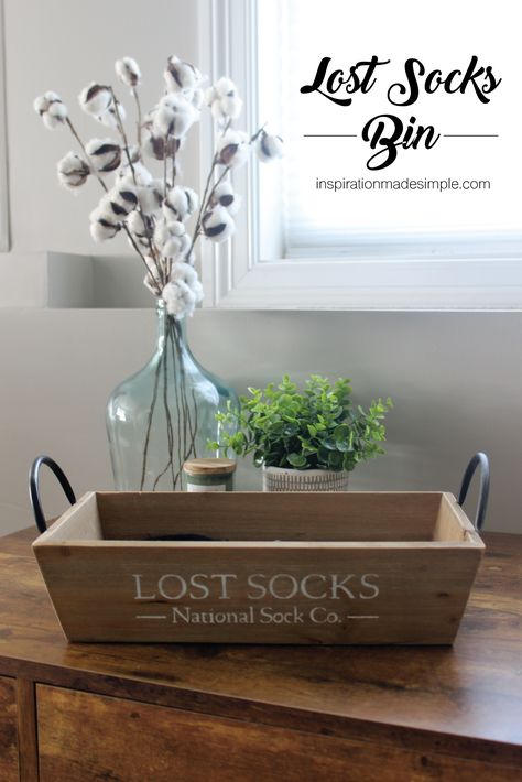 DIY Lost Sock Bin with the Cricut Maker Lost Socks Basket, Lost Socks Ideas, Meaningful Diy Gifts, Easy Diy Gifts For Friends, Laundry Craft Rooms, Organized Laundry, Socks Diy, Socks Ideas, Dallas House